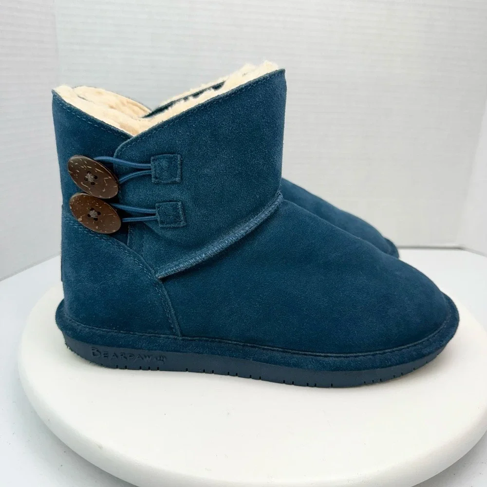 BEARPAW Womens Rosy Button Flat Slate Blue Suede‎ Snow Boots Sz 7 Wide Sheepskin